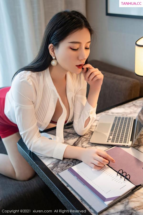 Coral 顾乔楠 秘书小姐姐顾乔楠 红色内衣魔鬼身材第33张图片